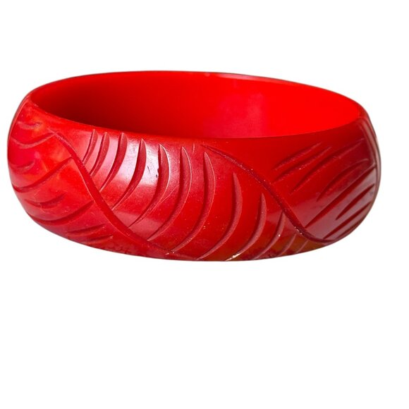 Carved Red Bakelite Bangle Bracelet - Picture 1 of 4